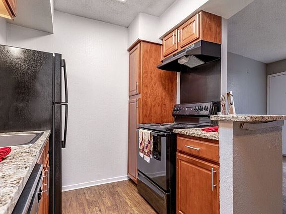 5th image of 13741 Montfort Dr #1