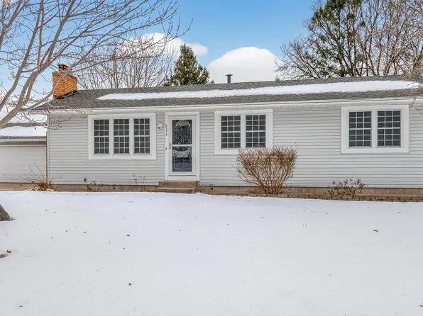 6574 Hokah Dr, Lino Lakes, MN 55014