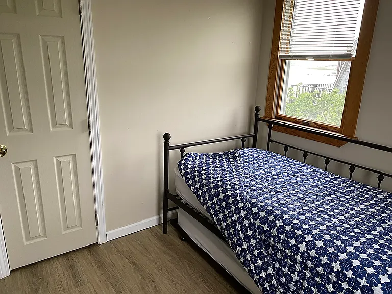 Bedroom 4 with Day Bed and Trundle Showing