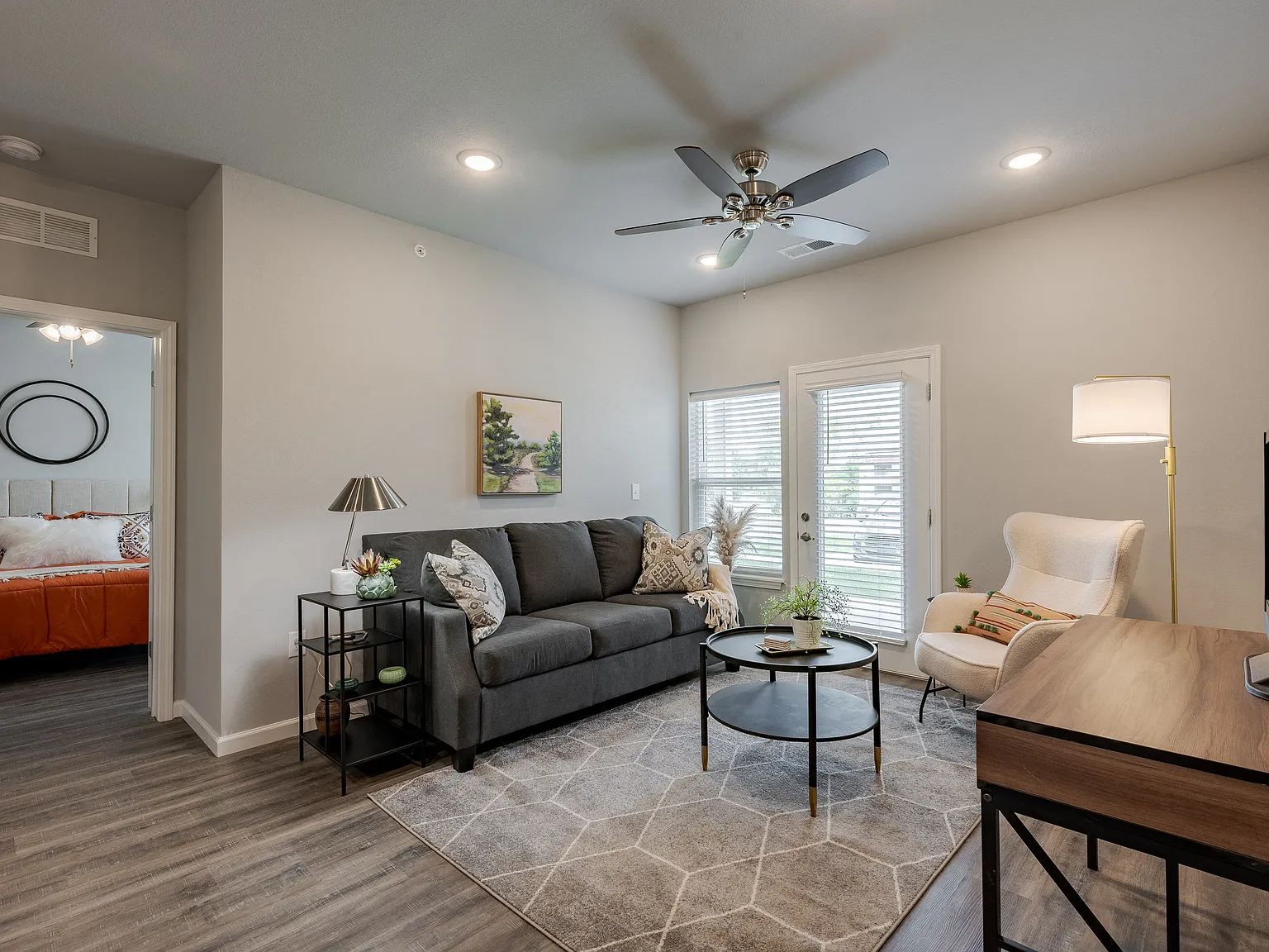 The Commons & Commons Hill Apartments — Photo 4