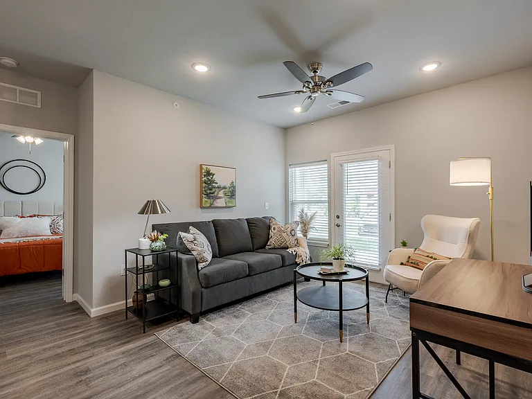 The Commons & Commons Hill Apartments — Photo 4
