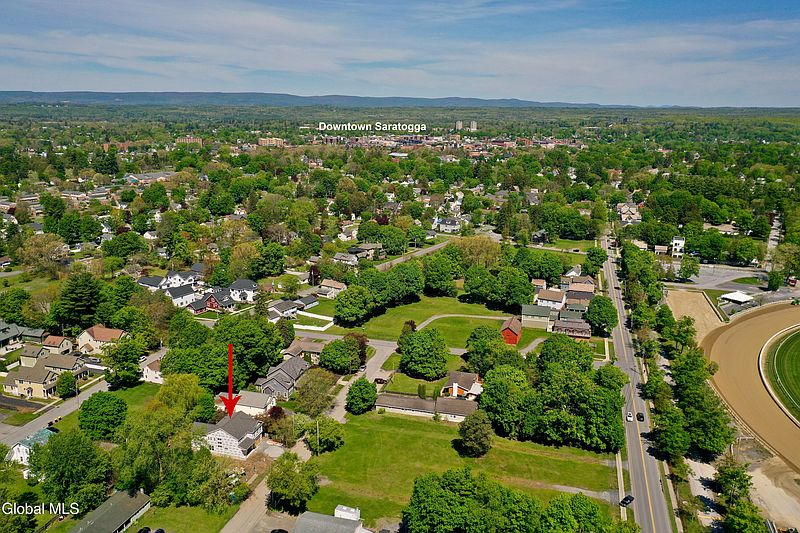 4th image of 13 Bowman Street