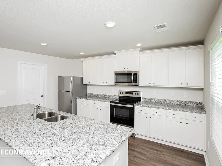 324 Sundew Rd — Photo 3