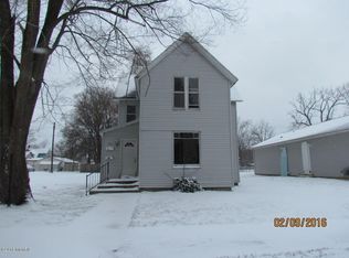 687 Highland Ave, Benton Harbor, MI 49022