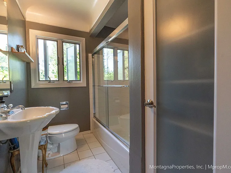 16911 Kennedy Rd — Photo 35