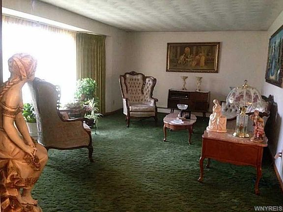 5th image of 69 Laverack Ave