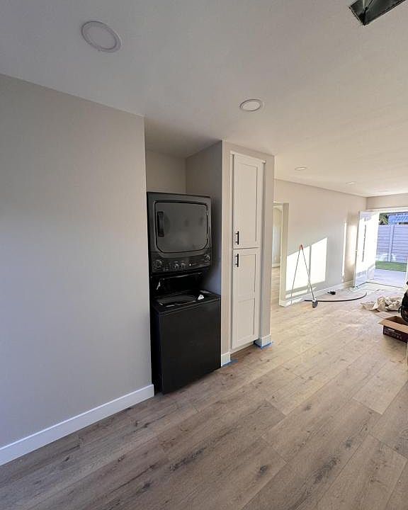 1st image of 4833 Iroquois Ave
