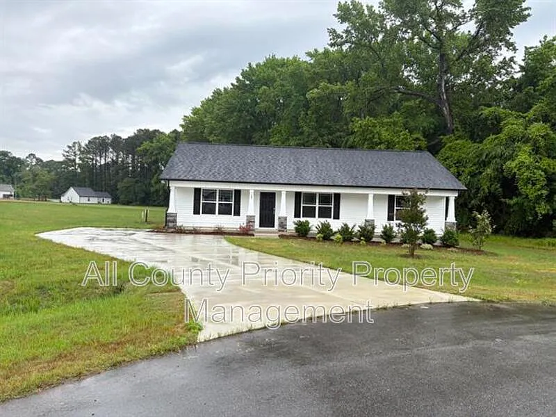 Building Photo - 107 Faucette Dr