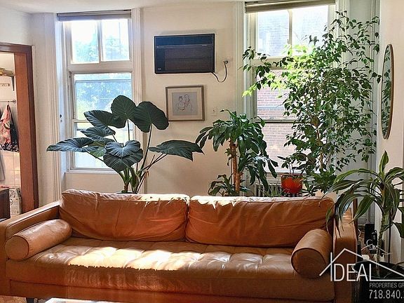 2nd image of 361 Smith St #2