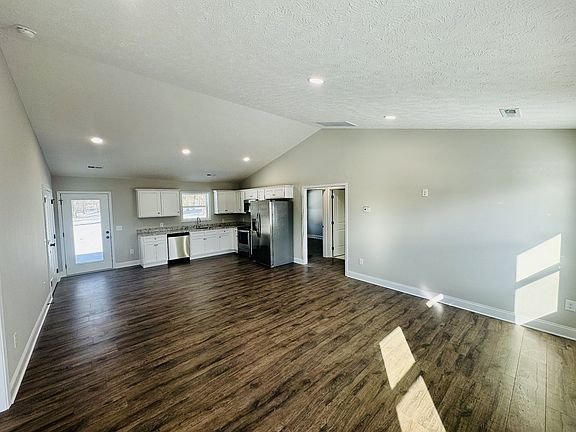 4th image of 111 W End Ave