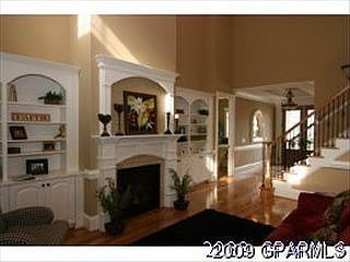 2nd image of 916 Van Gert Dr