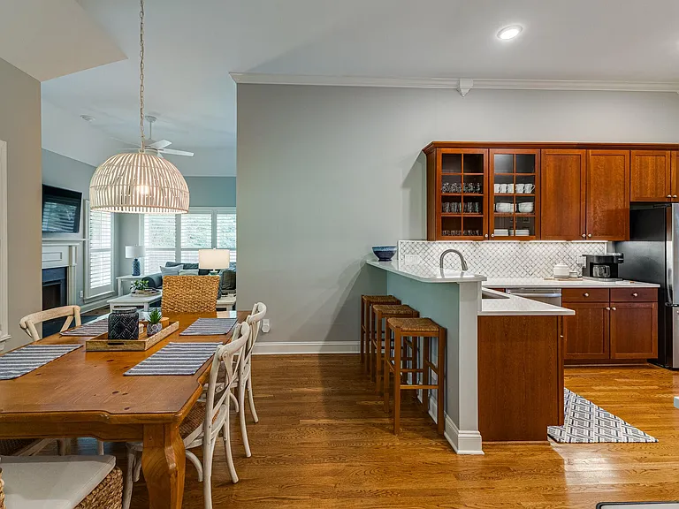 2077 Sherbrooke Ln — Photo 10