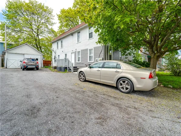5 Pleasant St, Le Roy, NY 14482