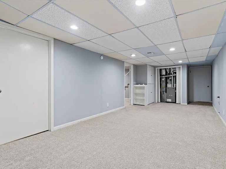 14501 S Village Dr — Photo 22