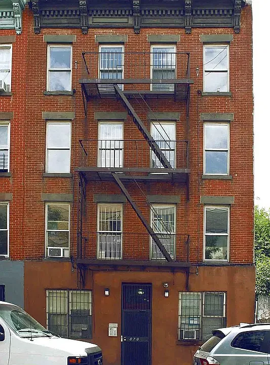870 Bergen St #2RF