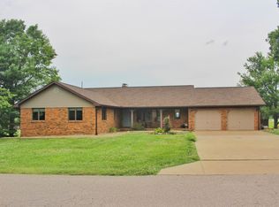 6820 Wade Park Dr, Wadesville, IN 47638