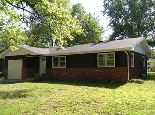 616 N Lone Pine Ave, Springfield, MO 65802