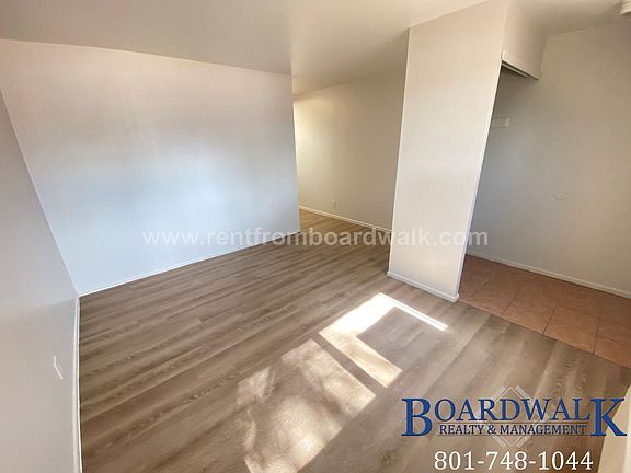 4th image of 161 E Beryl Ave APT 4