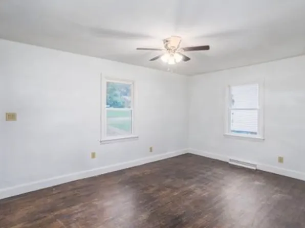 1016 Tabor St, High Point, NC 27262