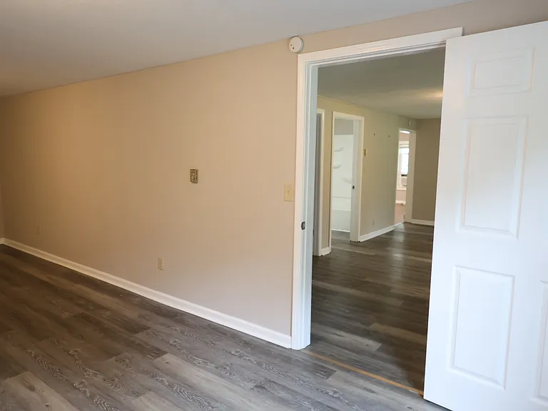 549 S Gum St — Photo 17