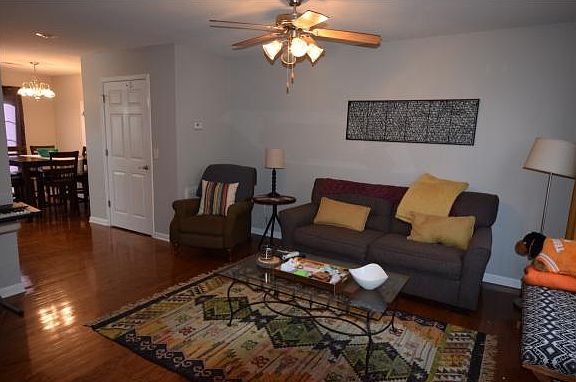 3rd image of 2121 S Greenwood Dr APT 601