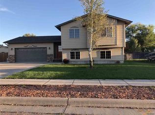 6118 Flintlock Ct, Rapid City, SD 57703