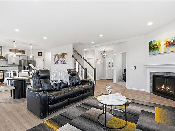 2nd image of 501 Fox Den Dr