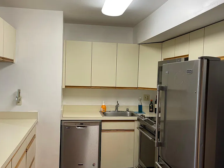 1704 Mount Washington Ct #F — Photo 2