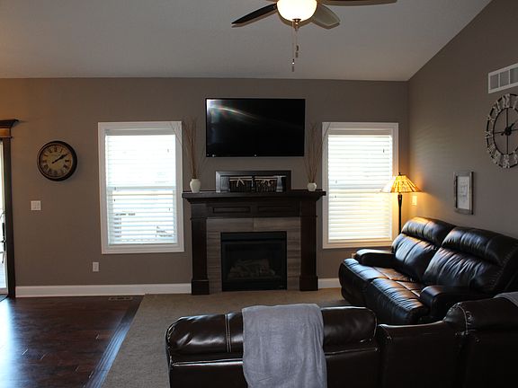 Gas Fireplace with tile