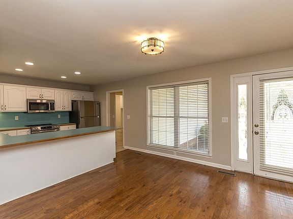 4th image of 7 Christen Ln