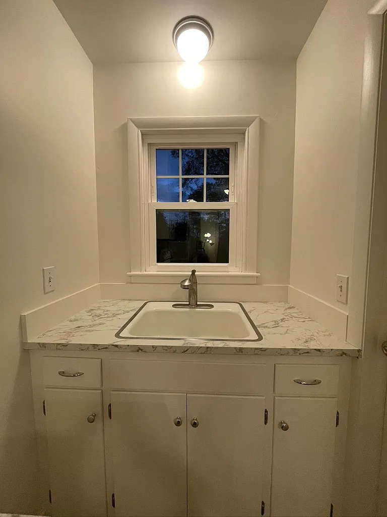 1 bed, $1,200 — Photo 3