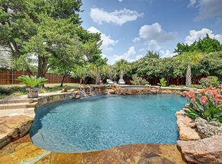 2221 Woodlands Cir, Midlothian, TX 76065