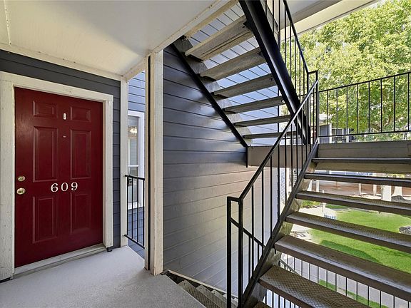 3rd image of 18511 Egret Bay Blvd APT 609