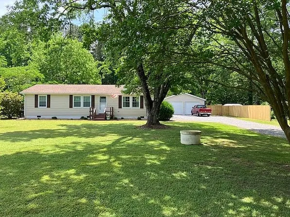 103 Dirt Bridge Rd, Topping, VA 23169