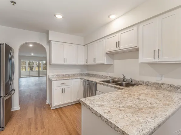 9035 Greenway Blvd APT C42, Saginaw, MI 48609