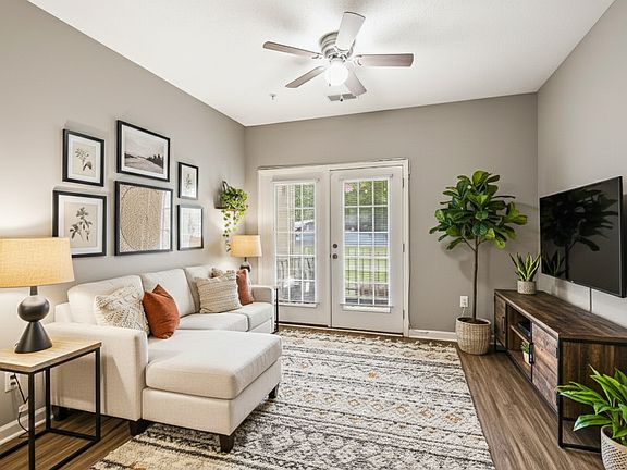 3rd image of 801 Grentton Pl