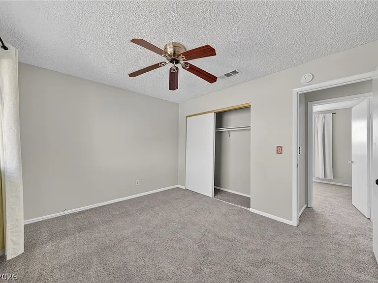 389 Summer Creek Ct — Photo 12