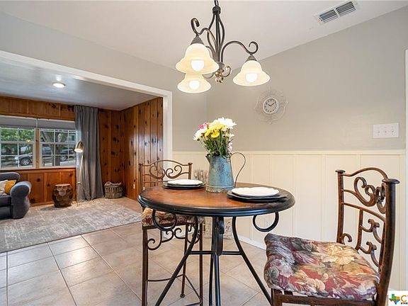 2nd image of 654 Floral Ave
