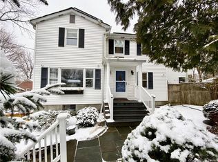 8 Sickle Bar Ln, Riverside, CT 06878