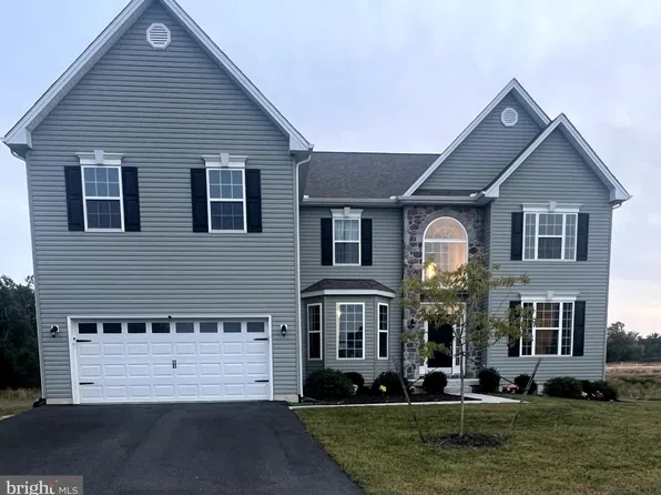 106 Eastbrook Ct, Dover, DE 19904