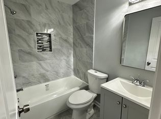 523 Peacock Dr, Landover, MD