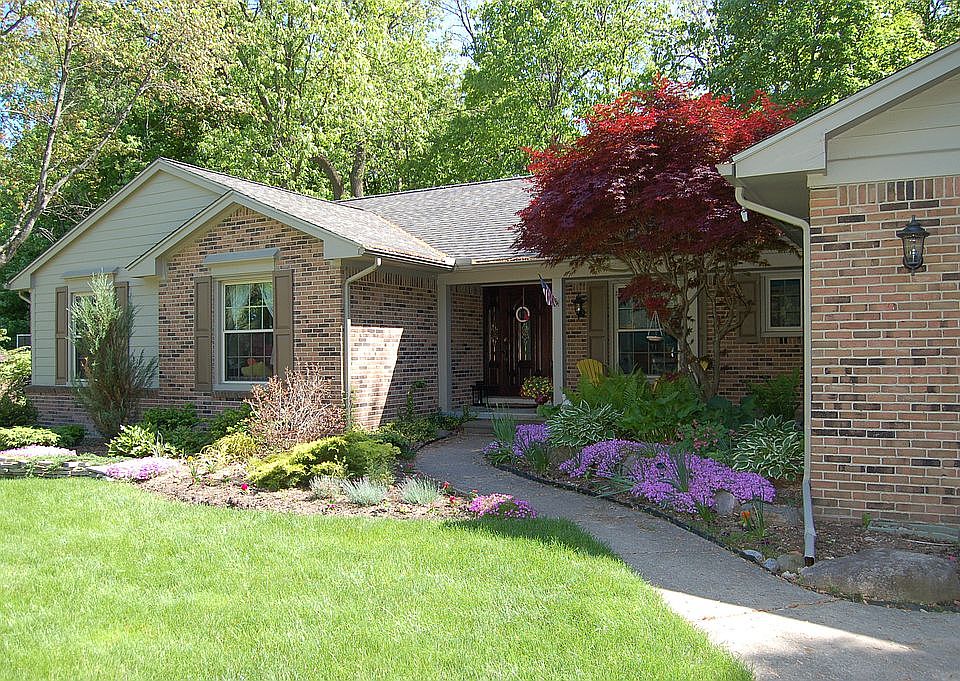 2nd image of 48907 W Hillcrest Ct
