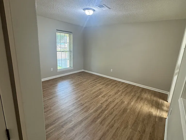 850 Hackberry Dr — Photo 8