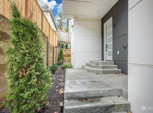 6440 NE 181st St #103, Kenmore, WA 98028