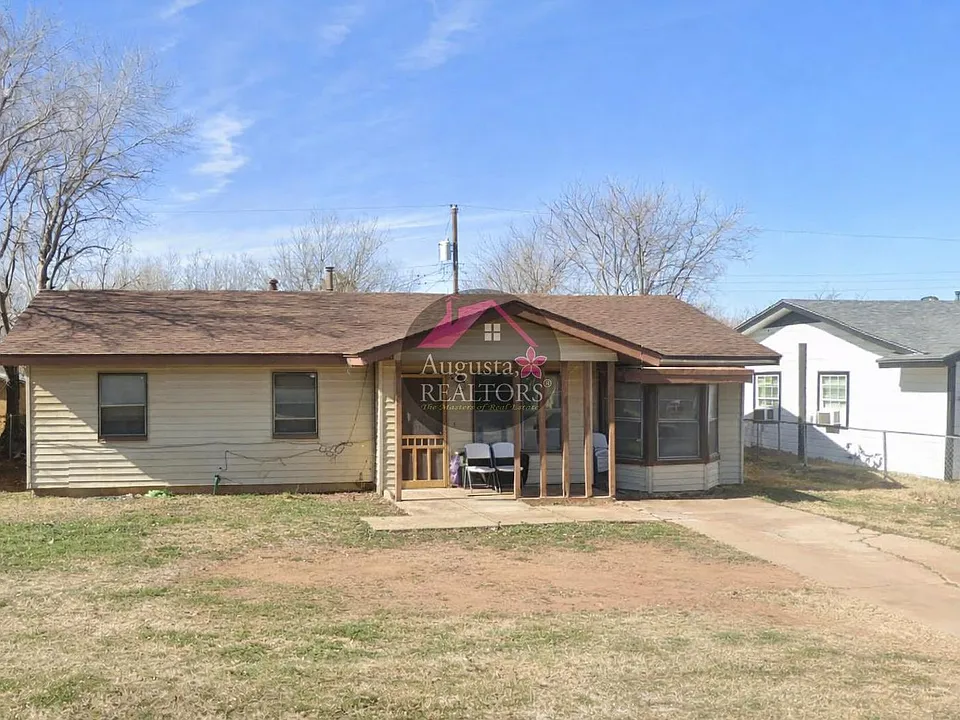966 N La Salle Dr