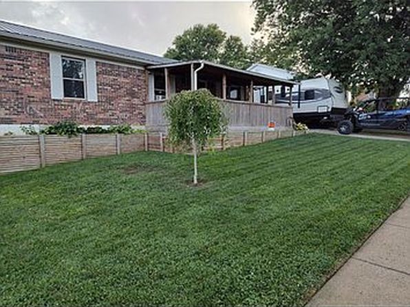 79 Raintree Dr