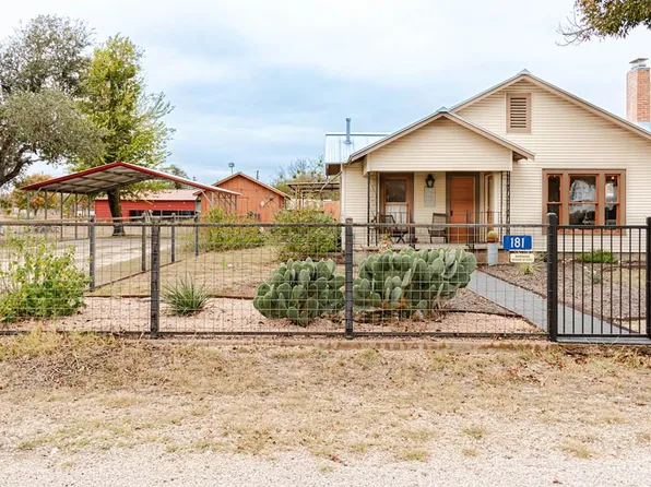 181 N 1st St, Harper, TX 78631