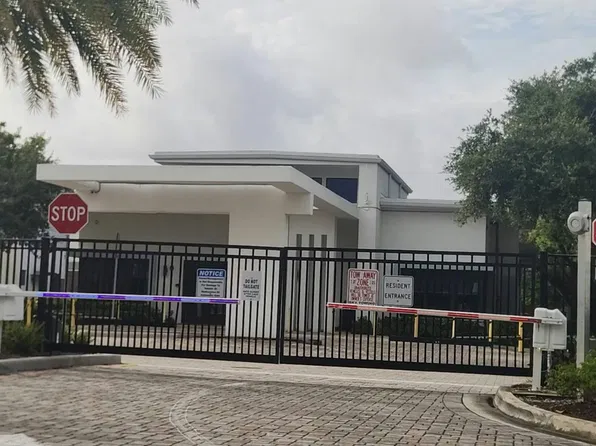 4460 NW 8th Pl, Plantation, FL 33317