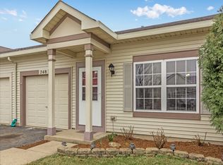 748 S Bayles Dr, Romeoville, IL 60446