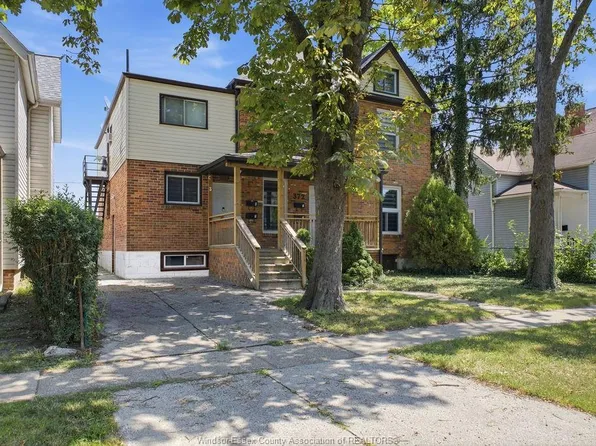 372 Lincoln Rd #2, Windsor, ON N8Y 2G4